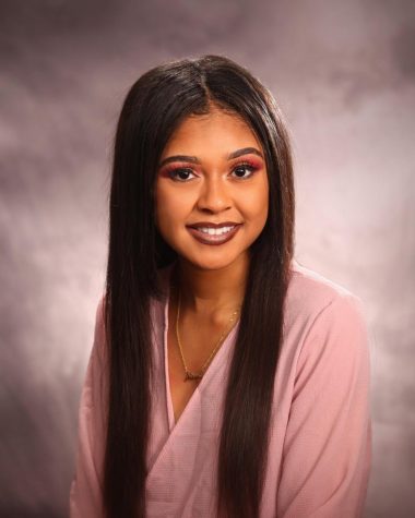 Senior Portraits Scheduled for Thursday December 5th