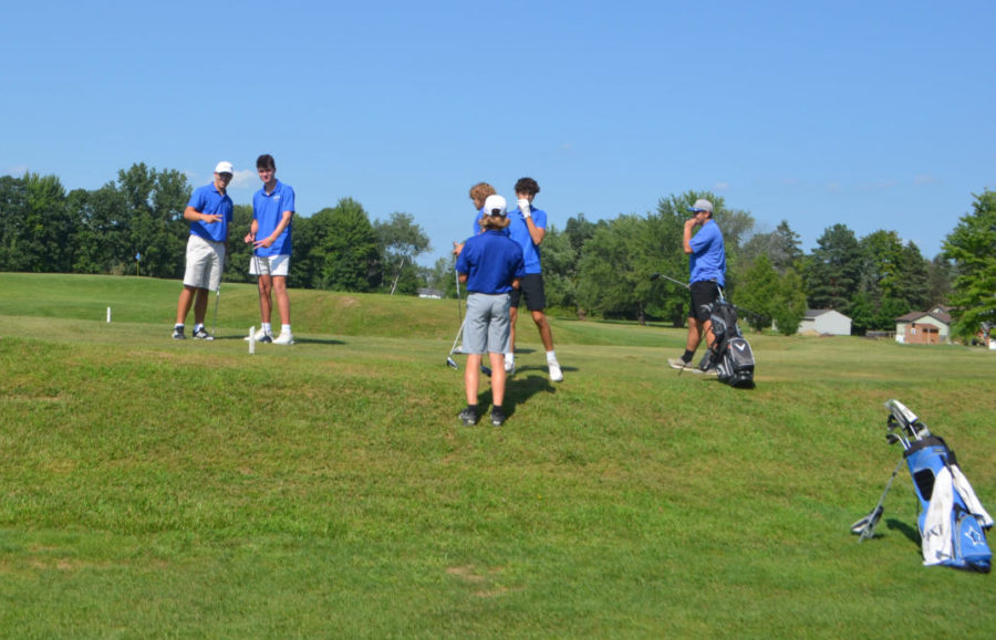 Boys Golf Rounds Up Their Season!
