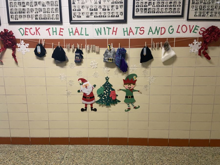 Lakeview Decks the Halls with Hat and Glove Mission
