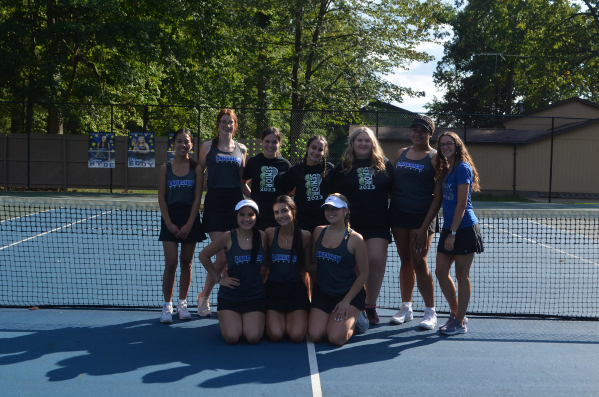 Girls+Tennis+Swings+Into+Sectionals