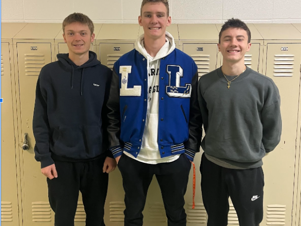 Indoor Track Teammates Prepare for Upcoming Race