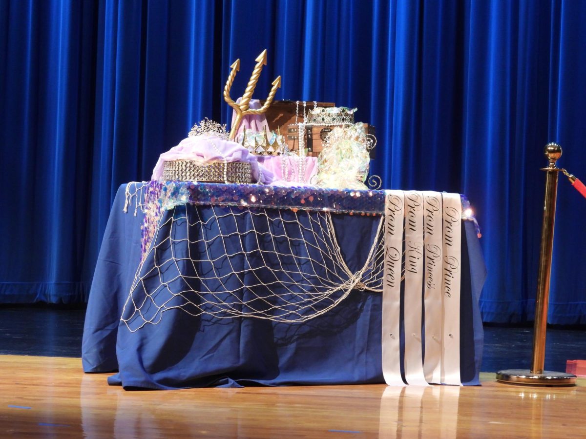 Lakeview Prom Brings “Corals and Crowns” to Life in a Night to Remember
